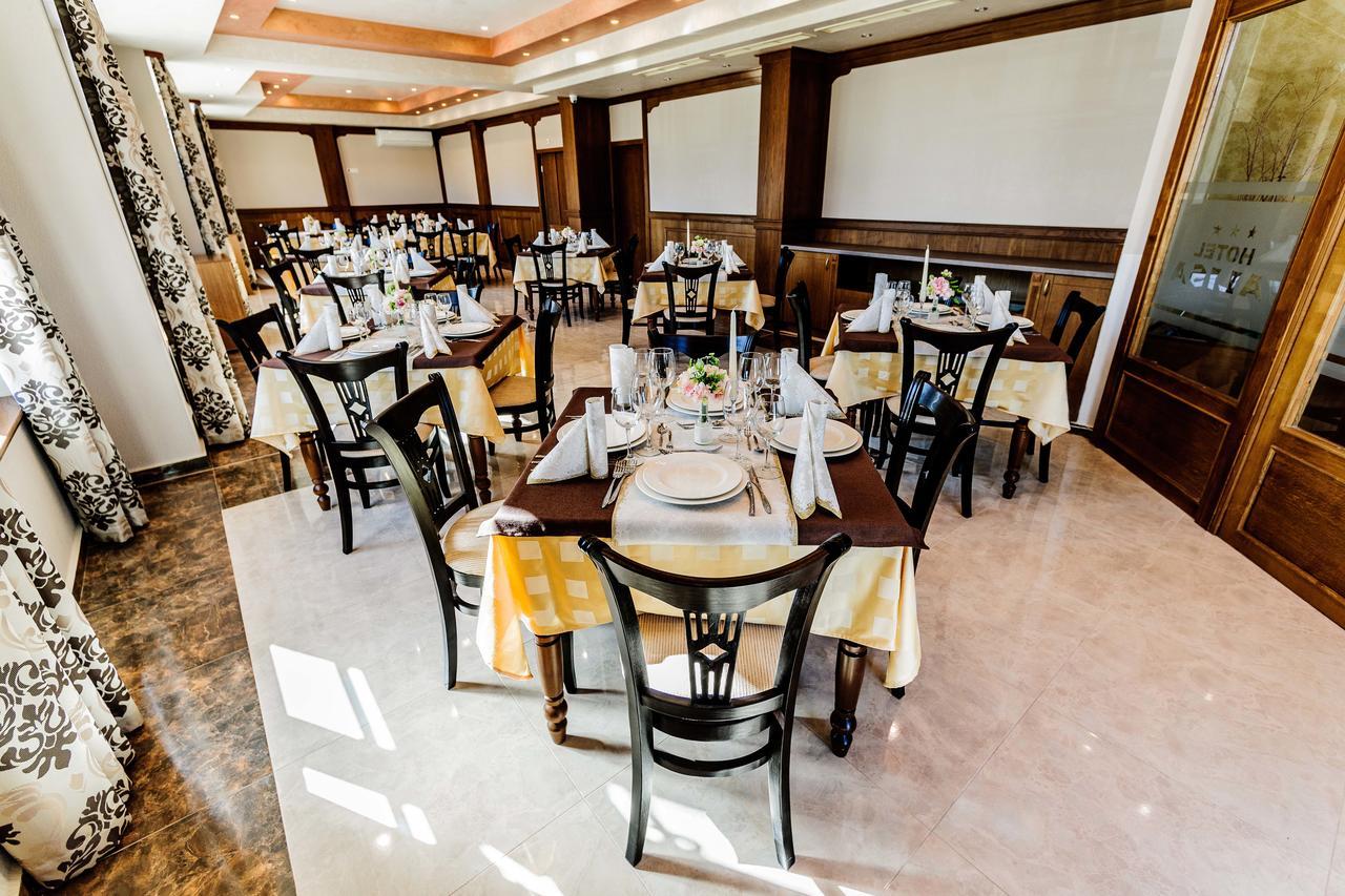 Hotel Alisa Pavel Banya Exterior photo
