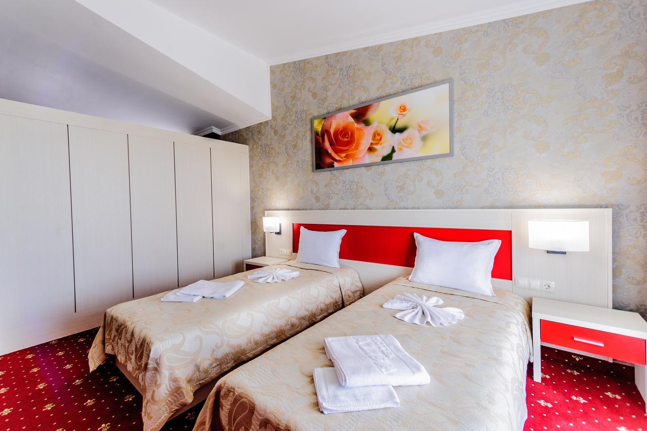 Hotel Alisa Pavel Banya Exterior photo